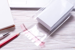 Torebki z taśmą klejącą 12/16,5 cm 100 szt  