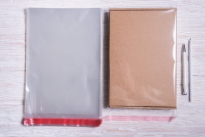 Torebki z taśmą 30x40 cm klejącą 100 szt    